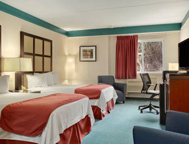 Days Inn By Wyndham Southington Exteriör bild