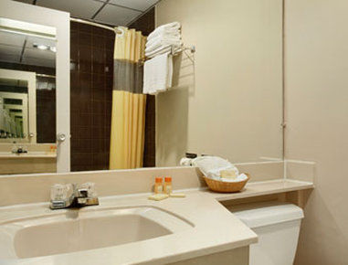 Days Inn By Wyndham Southington Exteriör bild